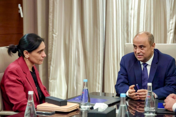 تأكيد بريطاني على وحدة اليمن في أول ظهور لرئيس الحكومة