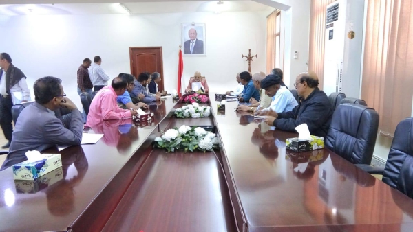 الأغذية العالمية توقف أنشطتها في مناطق الحوثيين وتناقش عملها في تعز