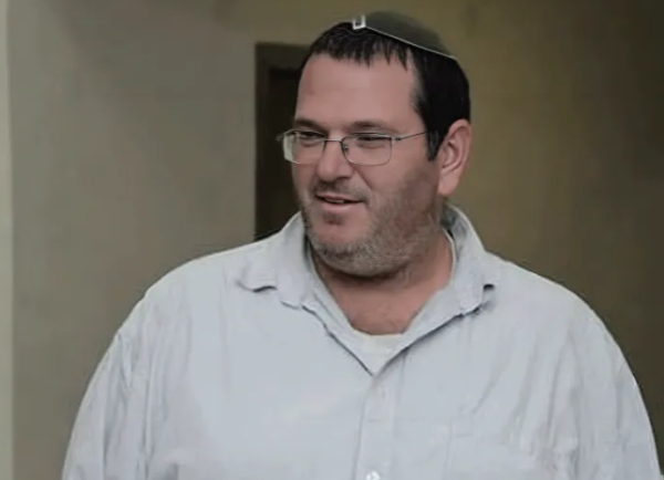 فضيحة تهز إسرائيل.. شقيق رئيس الشاباك متورط بتهريب سجائر لغزة