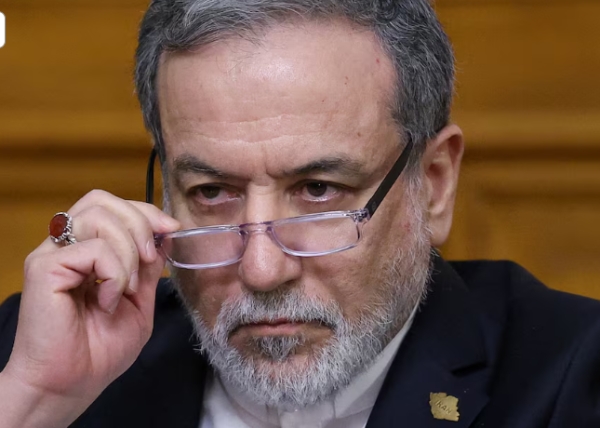 إيران: المحادثات مع أمريكا في عُمان 