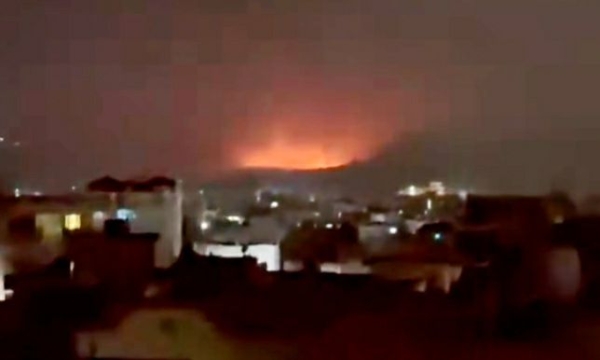 الجيش الأفغاني يهاجم مواقع باكستانية وإسلام آباد تتوعد بعملية كبرى