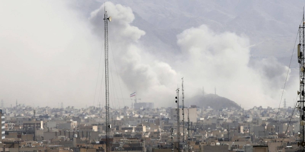 مركز تشاتام هاوس: مقتل خامنئي يفتح مرحلة غير مسبوقة من التصعيد وتحذير من فراغ خطير في إيران