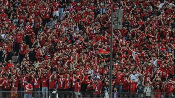 معاقبة الأهلي المصري بحرمان جماهيره من مباراتين وغرامه 60 ألف دولار