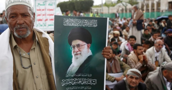 لماذا يتريث الحوثيون؟ حسابات معقدة تؤجل دخولهم حرب إيران رغم التهديدات