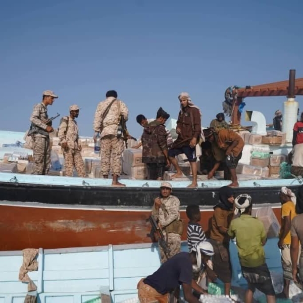 كانت في طريقها للحوثيين.. ضبط سفينة تهريب قادمة من إيران قبالة باب المندب