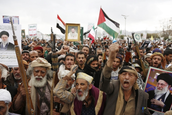 قراءة في حسابات الحوثيين بعد الانخراط مع إيران من اليمن بدخول متأخر ورسائل سياسية