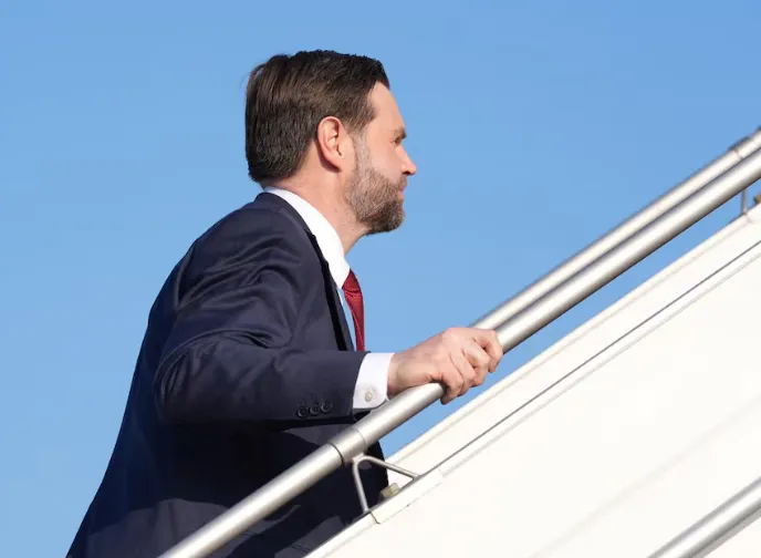 محادثات أمريكا وإيران تنتهي دون اتفاق والوفدان يغادران باكستان