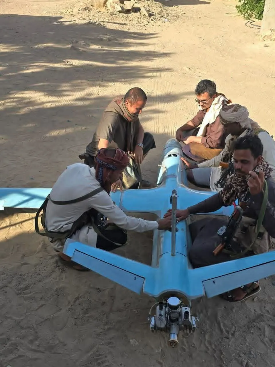 القوات الحكومية تسقط طائرة مسيرة للحوثيين في الجوف