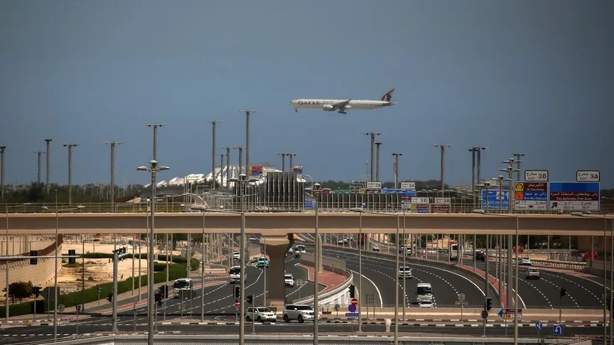 قطر تعلن استئناف العمل بمطار الدوحة بعد 