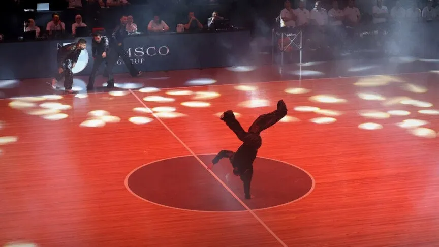 سوريا.. الشرع يفتتح صالة الفيحاء الرياضية في دمشق