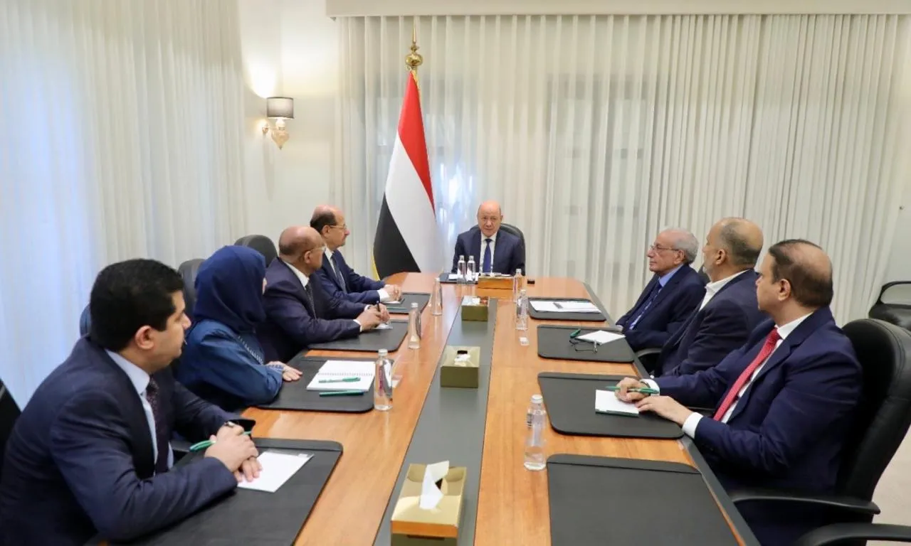 العليمي: تحسين الخدمات وتوظيفها لخدمة المواطنين المعيار الحقيقي لنجاح الحكومة
