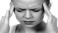 8 أسباب تجعل النساء أكثر عرضة للصداع النصفي