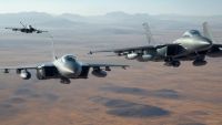 الطيران الأمريكي يشن غارات على مواقع للحوثيين في الجوف