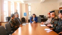 محافظ تعز يترأس اجتماعاً أمنيا ويدعو لتوسيع دائرة التنسيق بين محافظات تعز ولحج وعدن