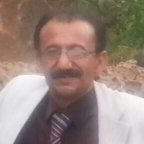 اللحظة الهاربة من عقارب الزمن...والمنفلتة من حائط الوقت