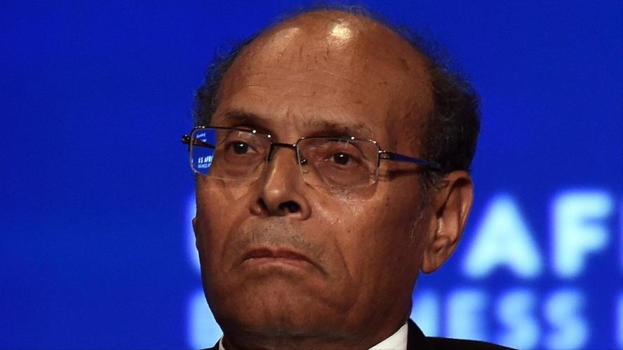 بين الانقلاب الناجح والفاشل